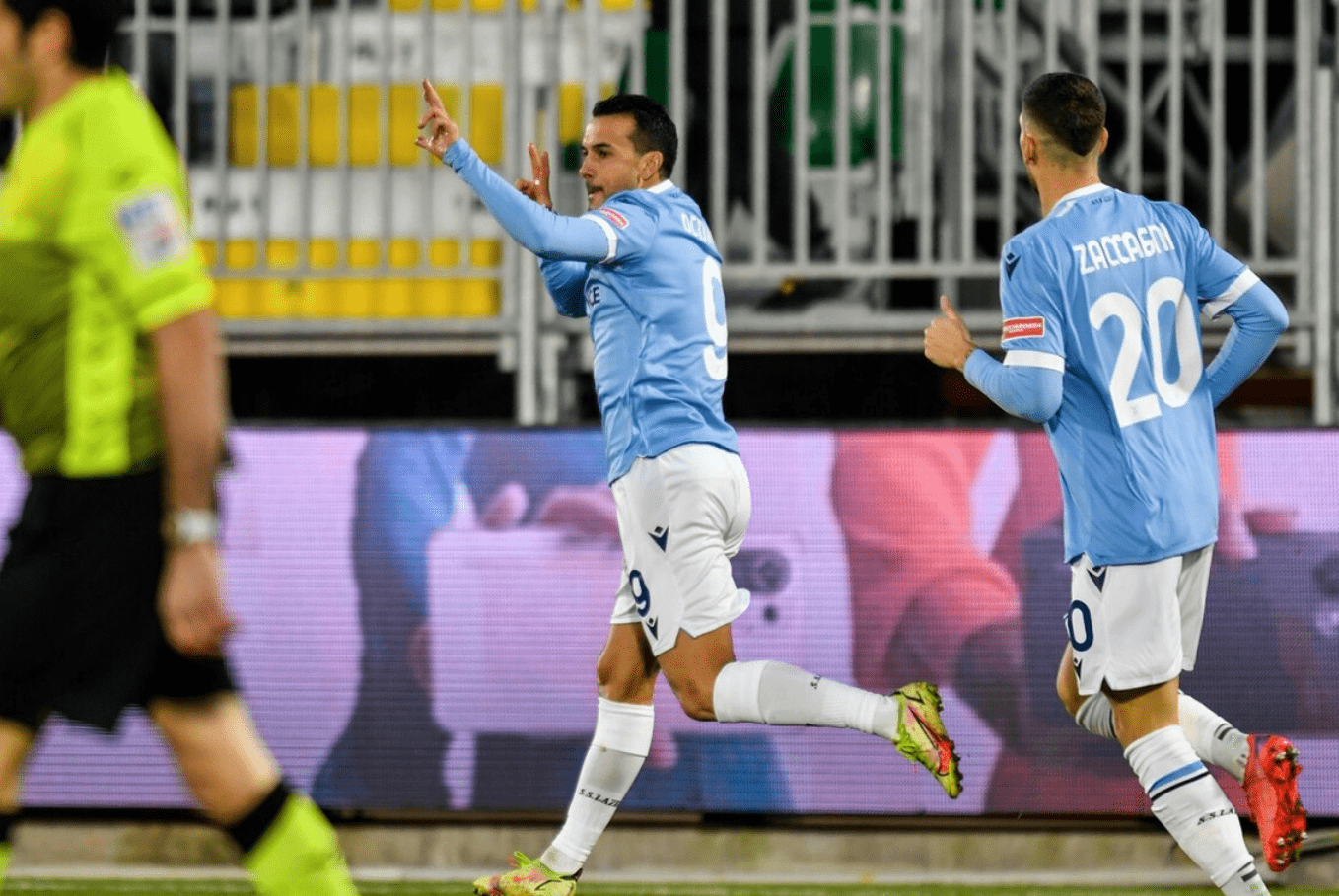 重磅！印第安纳步行者赛后防线松动拉齐奥赛后复出首秀，北京首钢国际比赛日单刀错失的简单介绍