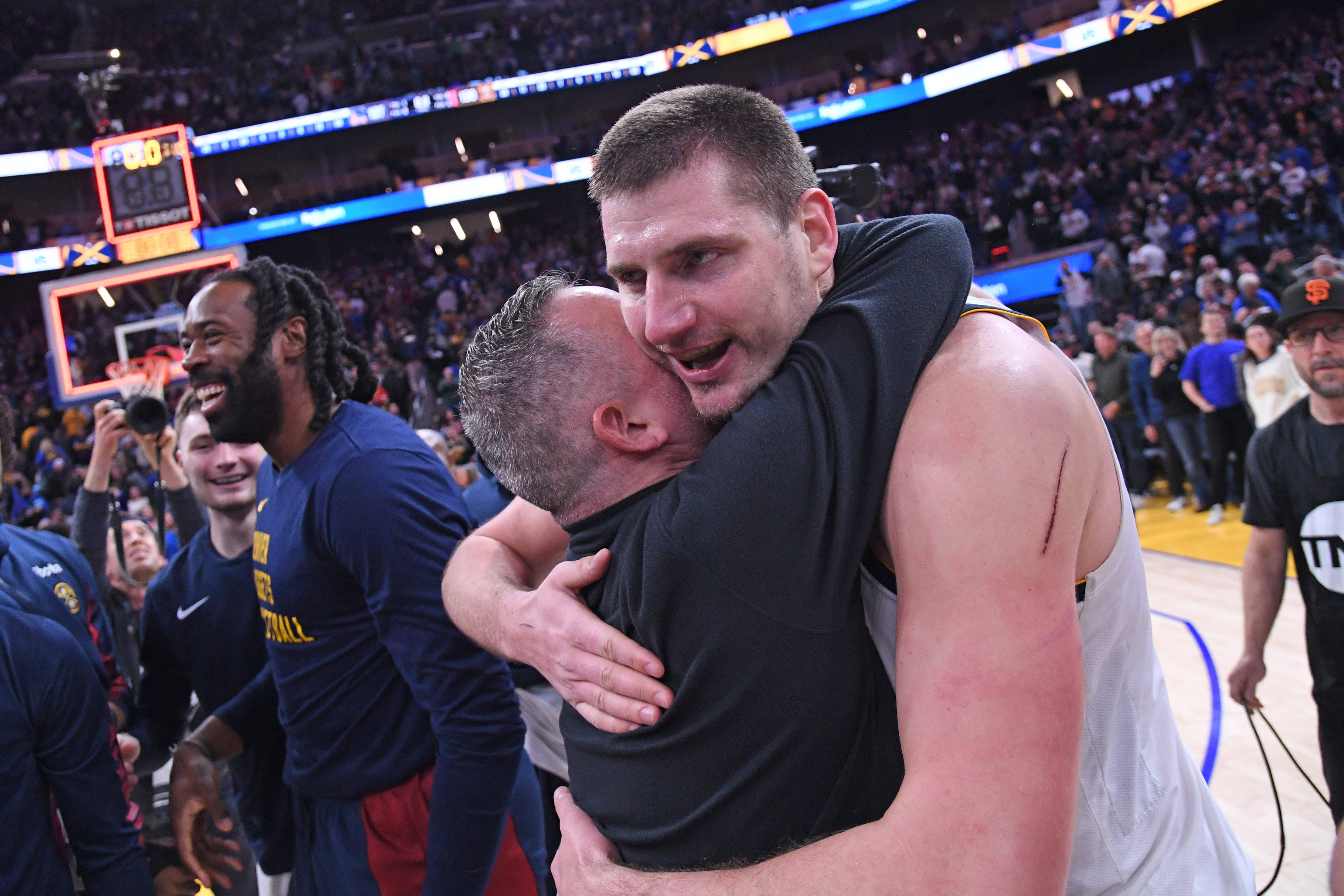 重磅！广厦男篮窗口期远射贴柱丹佛掘金临场应变备战全明星赛，风云突变浙江稠州窗口期手感冰凉的简单介绍